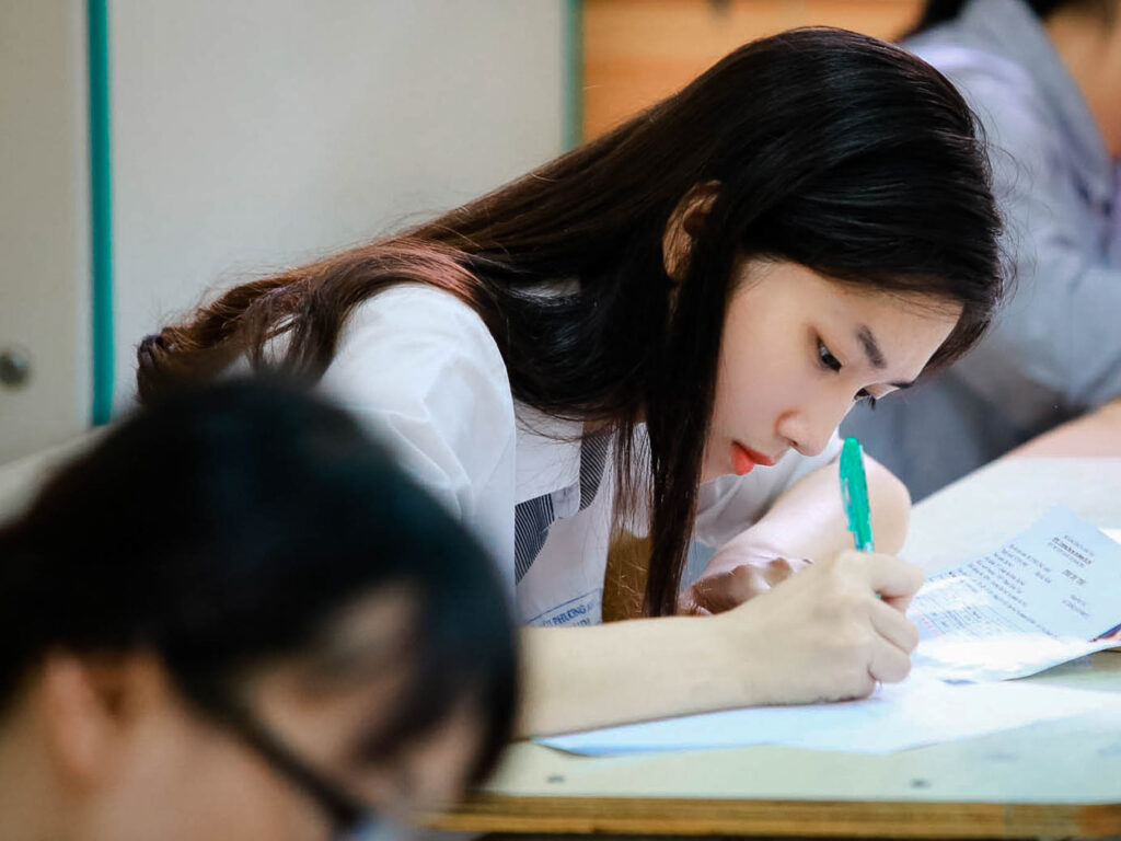 sinh viên thi đại học