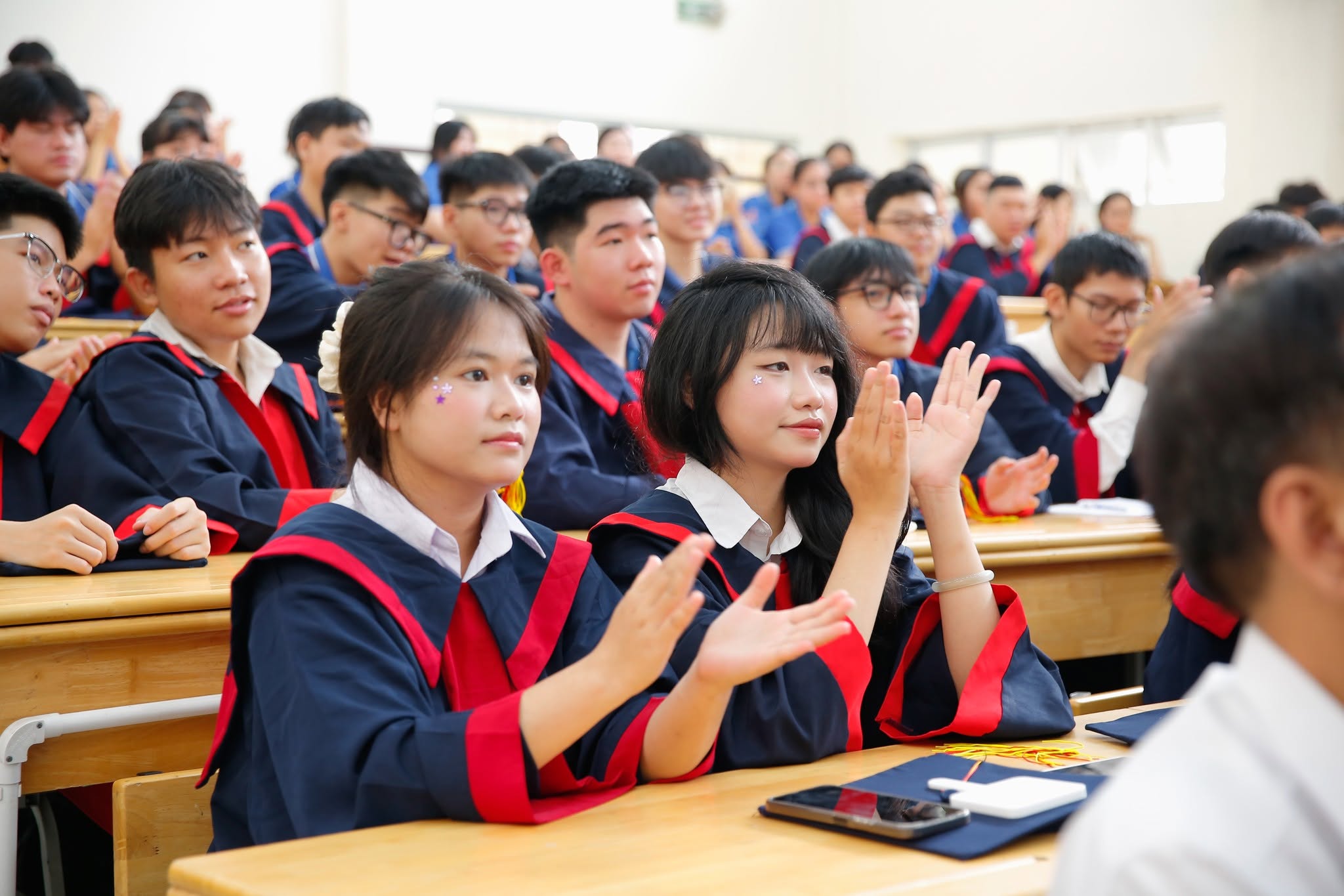 Sinh viên tham dự Lễ tốt nghiệp đợt 2 năm 2026 tại Trường Cao đẳng Thủ Thiêm TP.HCM.
