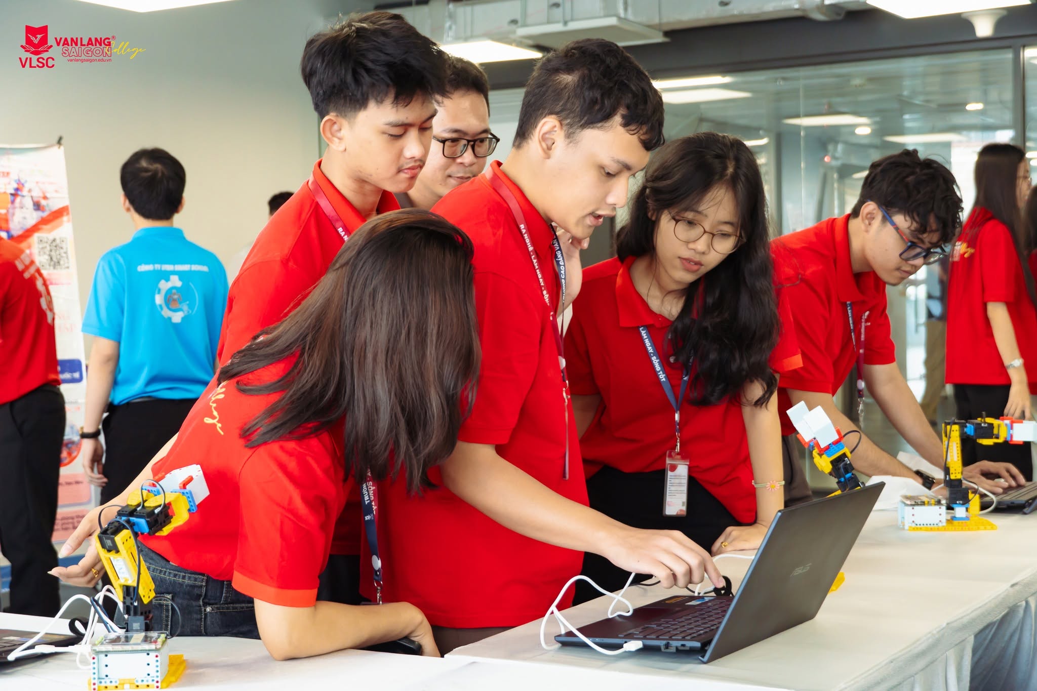 Hệ thống ngành của Cao đẳng Văn Lang Sài Gòn khá đa dạng, tập trung vào các nhóm lĩnh vực chạy đua với xu hướng thời đại chuyển đổi 