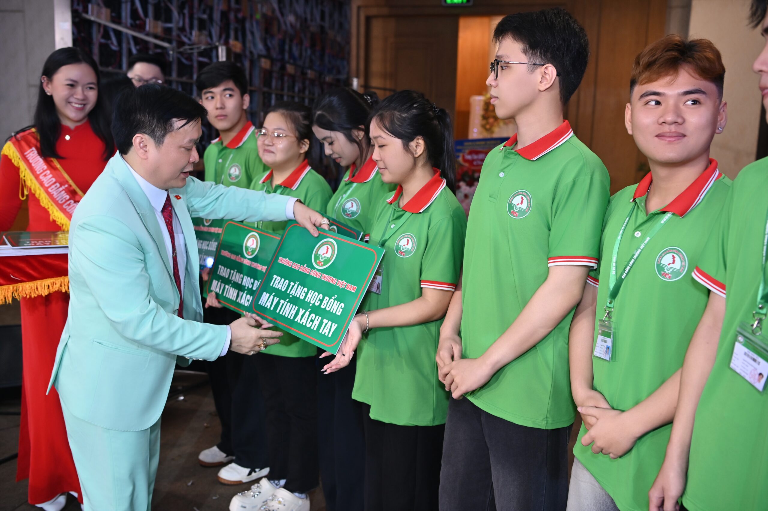 Lễ khai giảng năm học 2026–2027 mở ra hành trình học tập mới, tiếp thêm động lực để sinh viên VCI tích cực học tập, rèn luyện và phát triển kỹ năng nghề nghiệp.